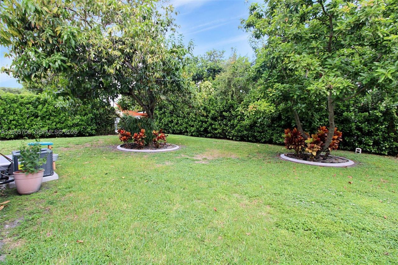 231 NE 43rd St , Miami, FL 33137 Photo