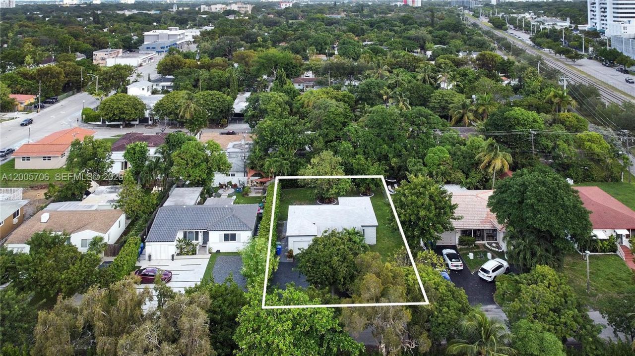 231 NE 43rd St , Miami, FL 33137 Photo
