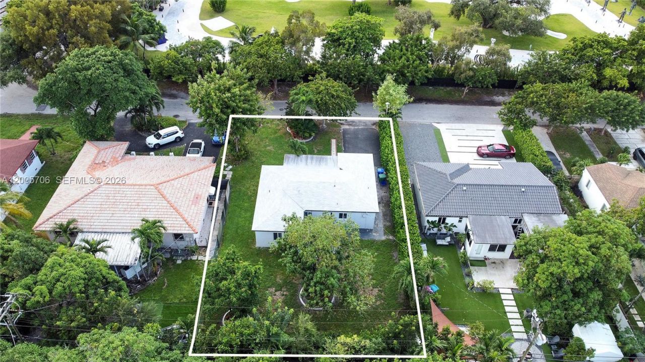 231 NE 43rd St , Miami, FL 33137 Photo