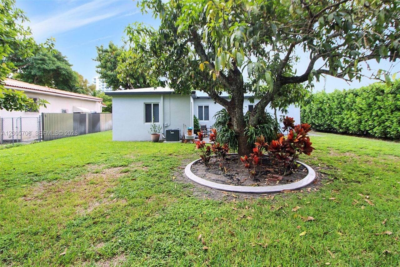 231 NE 43rd St , Miami, FL 33137 Photo