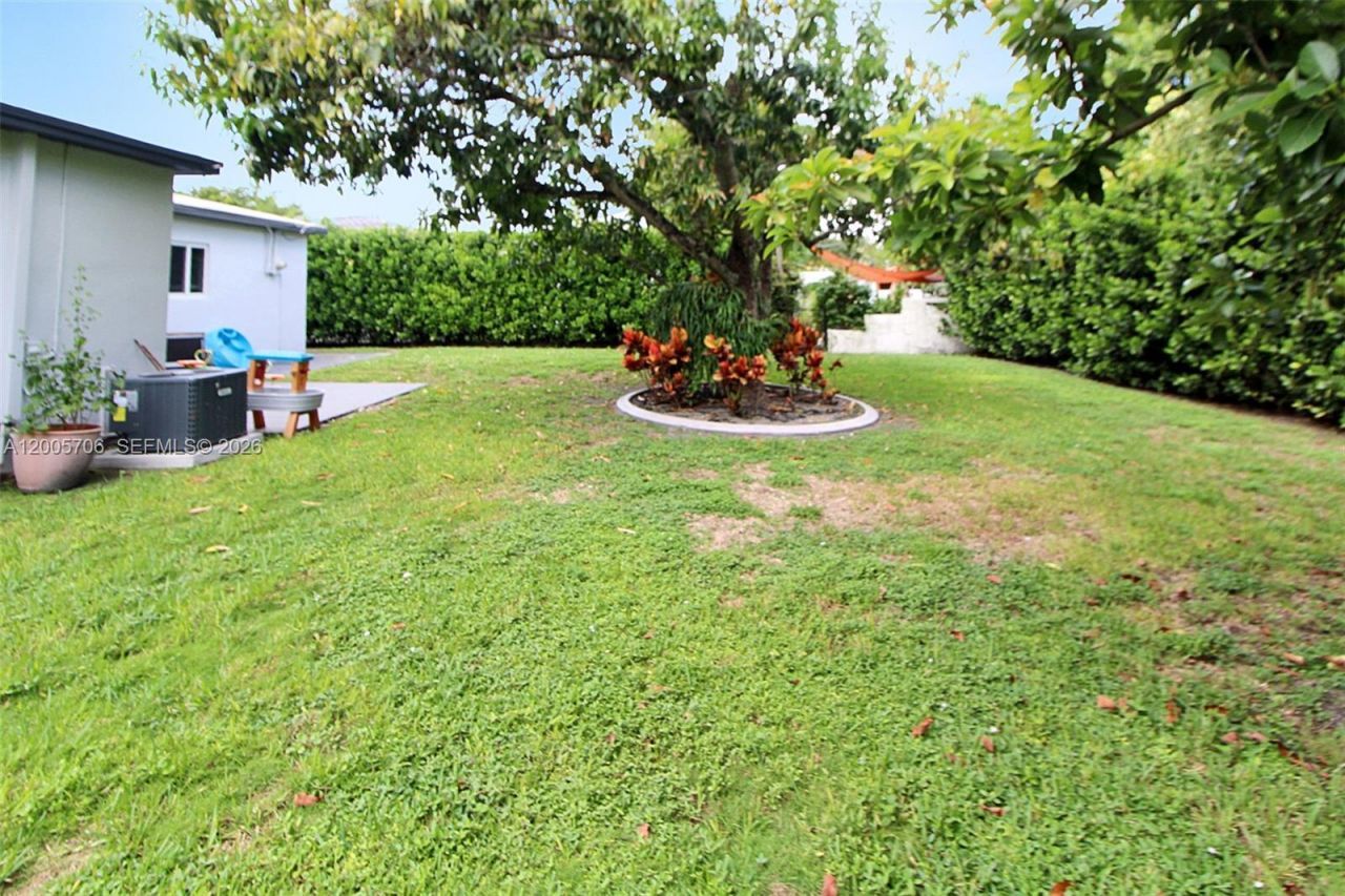 231 NE 43rd St , Miami, FL 33137 Photo