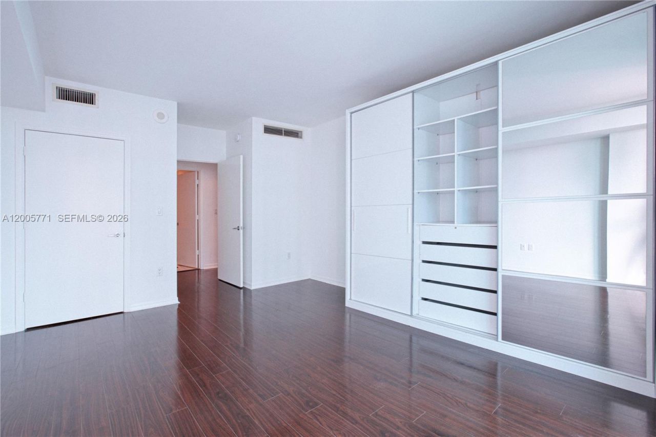 500 Brickell Ave, Unit 3604, Miami, FL 33131 Photo