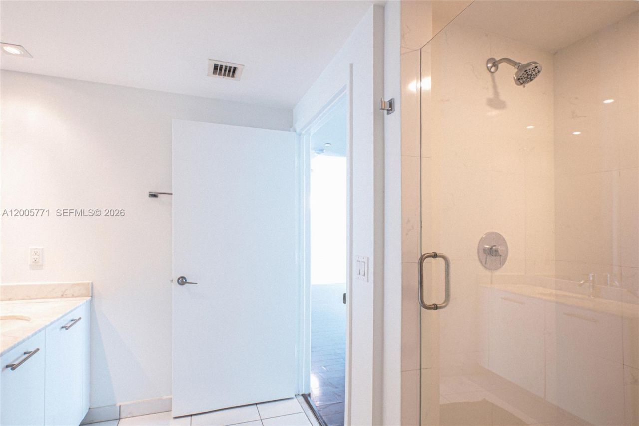 500 Brickell Ave, Unit 3604, Miami, FL 33131 Photo
