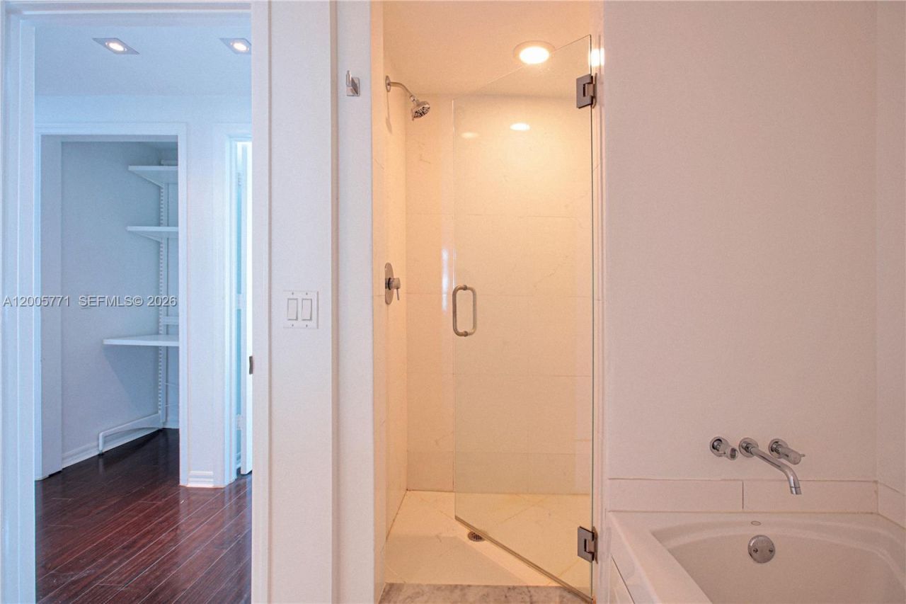 500 Brickell Ave, Unit 3604, Miami, FL 33131 Photo
