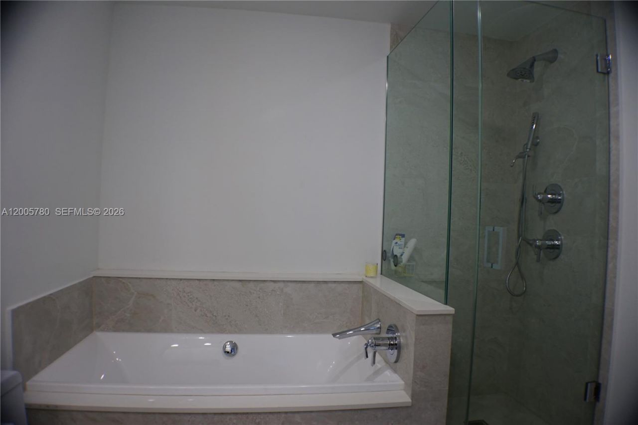 488 NE 18th St, Unit 2008, Miami, FL 33132 Photo