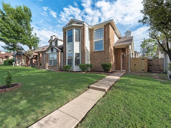 4911 Clover Haven Street, Dallas, TX 75227