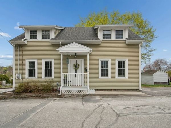 5 Elm St, Northbridge, MA 01588