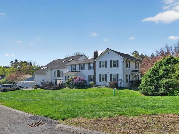 67 Amherst Rd, Unit 67, South Hadley, MA 01075