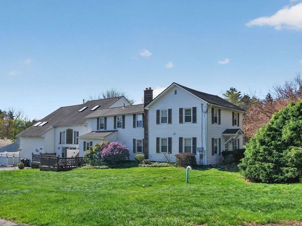 67 Amherst Rd, Unit 67, South Hadley, MA 01075