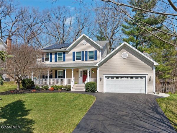 12 Deer Run Hollow, Halfmoon, NY 12065