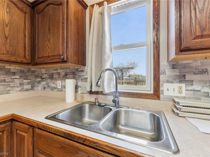 621 Parkside Reserve Street , Wellington, OH 44090 Photo 10