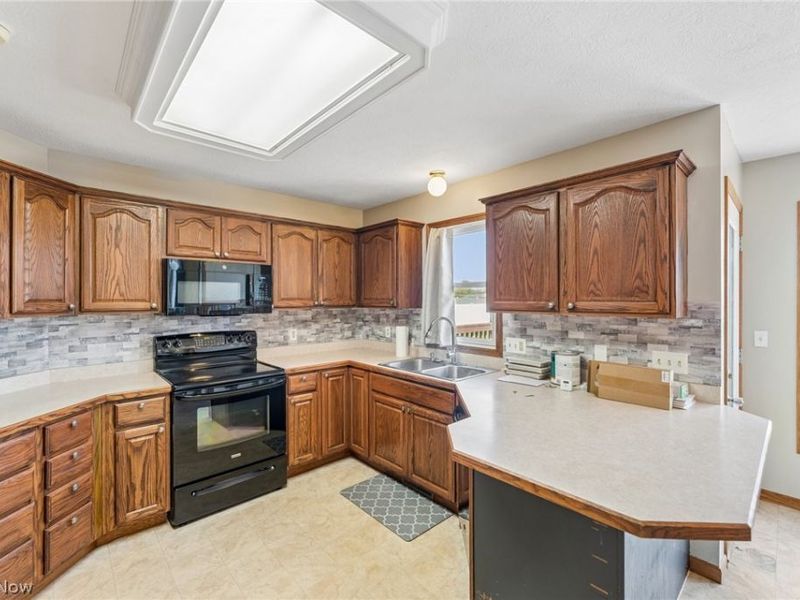 621 Parkside Reserve Street , Wellington, OH 44090 Photo 8