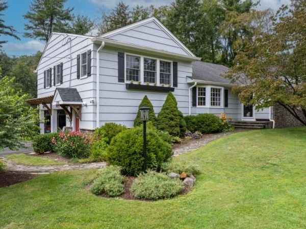 198 Village Rd, Harding, NJ 07935