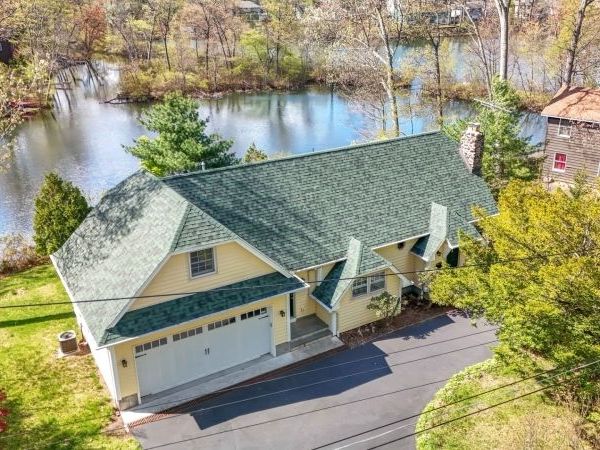 41 Lakewood Dr, Mountain Lakes, NJ 07046