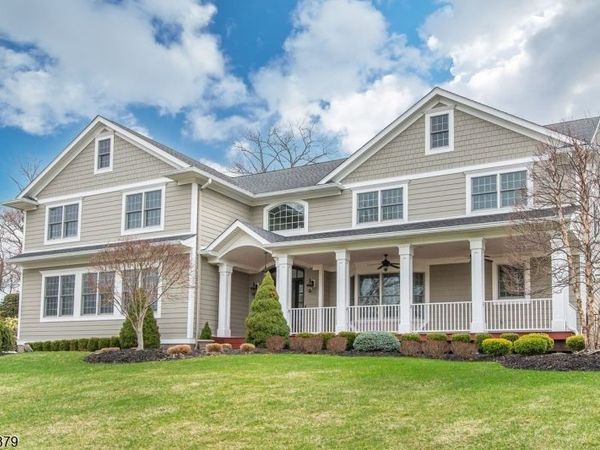 12 Maple Dr, North Caldwell, NJ 07006