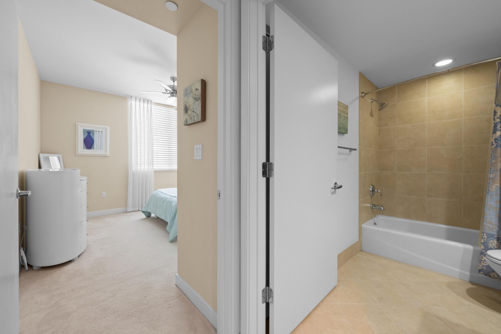 2821 N Ocean Boulevard, Unit 401s, Fort Lauderdale, FL 33308 Photo
