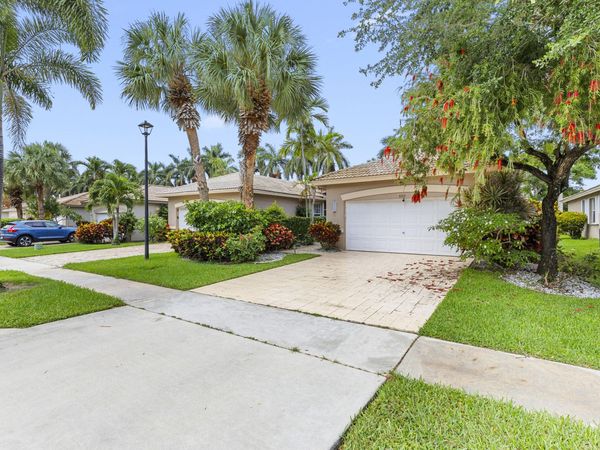 9719 Crescent View Drive S, Boynton Beach, FL 33437