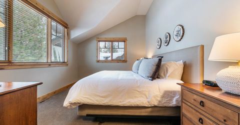 12229 Lookout Loop, Truckee, CA 96161 Photo