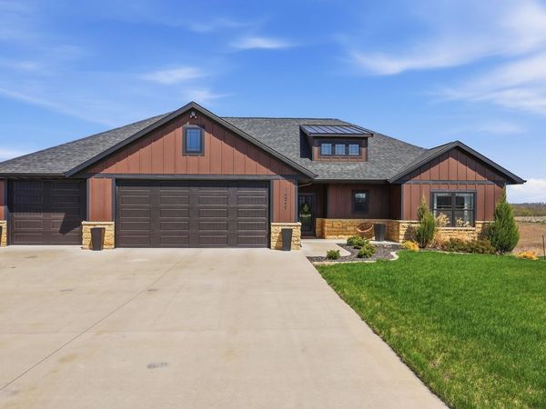 14549 Keegan Court, Dubuque, IA 52002