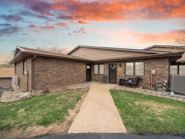 3400 W Norie Pl, Sioux Falls, SD 57106