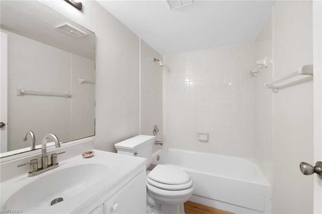 9270 Lake Park Dr, Unit 101, Fort Myers, FL 33919 Photo