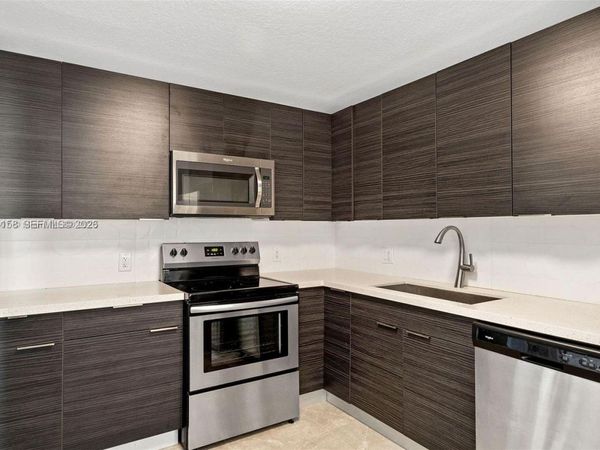 390 Racquet Club Rd, Unit 202, Weston, FL 33326