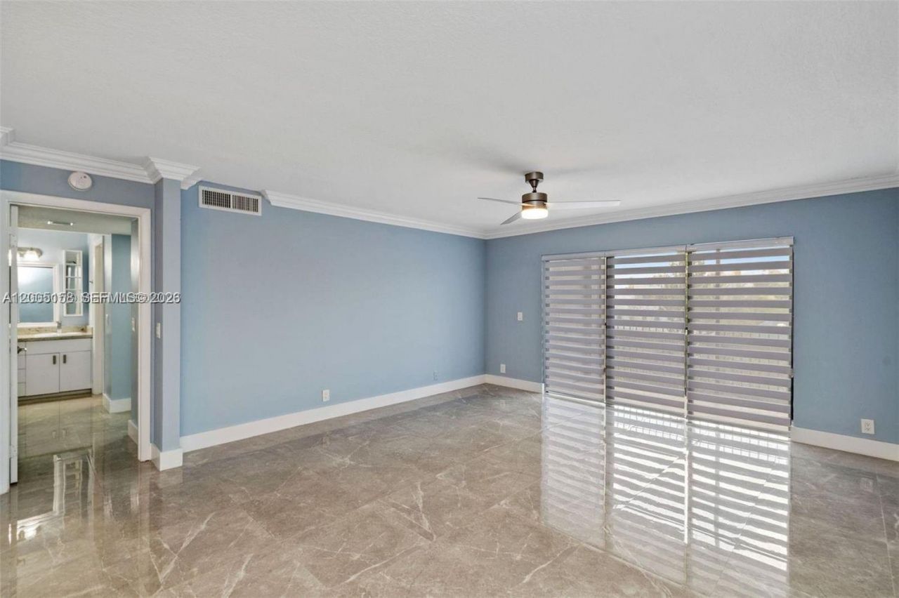 390 Racquet Club Rd , Unit 202, Weston, FL 33326 Photo