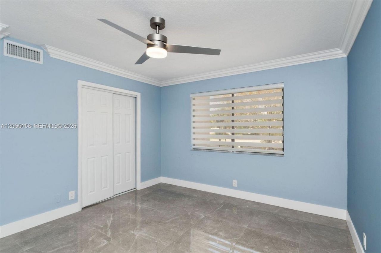 390 Racquet Club Rd , Unit 202, Weston, FL 33326 Photo