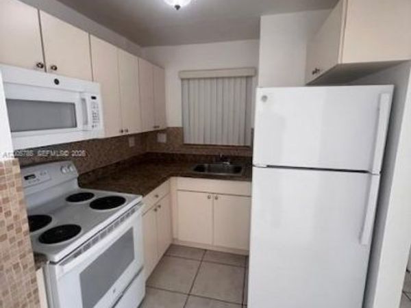 8870 Fontainebleau Blvd , Unit 307, Miami, FL 33172