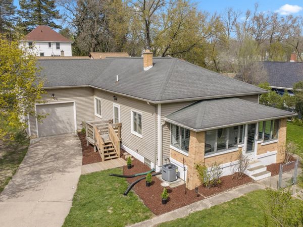 1635 McDonald Street NW, Grand Rapids, MI 49504