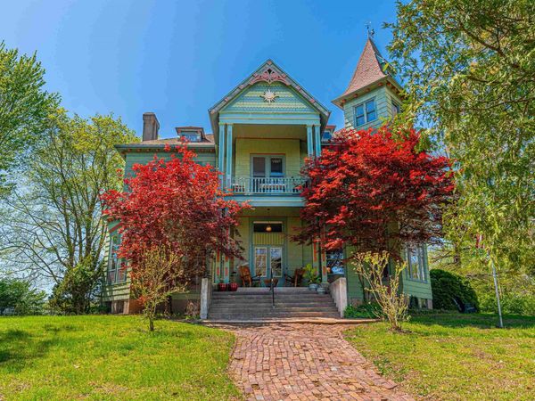 324 W JACKSON Street, Petersburg, IL 62675