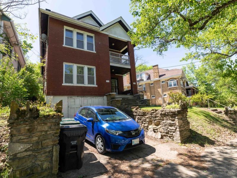 743 E Mitchell Avenue, Cincinnati, OH 45229 Photo 2