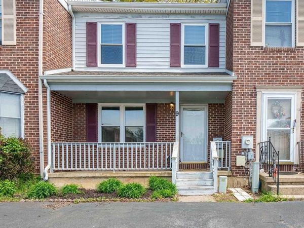 9 MACTAVISH COURT , NEW CASTLE, DE 19720