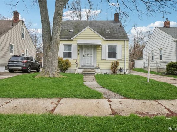 19717 Kenosha Street , Harper Woods, MI 48225