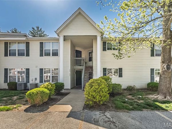 703 Sugar Glen Drive, Unit 4, St Peters, MO 63376