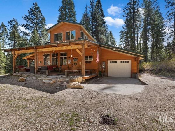 11 Shadow Rd, Garden Valley, ID 83622