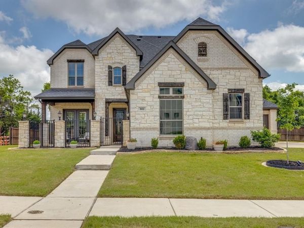 801 Toby Trail , Mansfield, TX 76063
