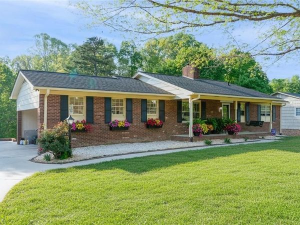 244 Pine Valley Road, Thomasville, NC 27360