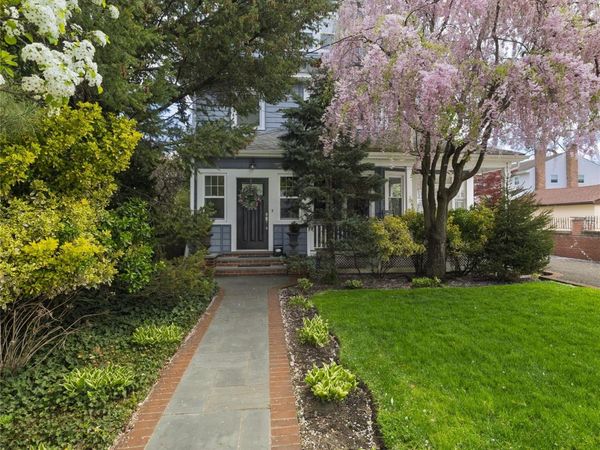 75 Lee Avenue , Rockville Centre, NY 11570