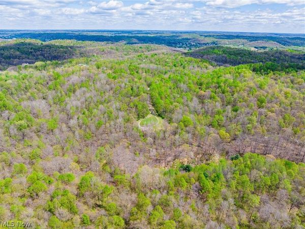 Dennis Road , Zanesville, OH 43701