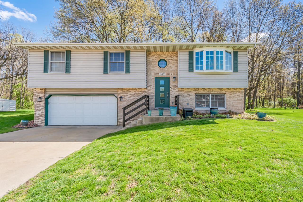 2207 Lily Avenue, Portage, IN 46368 Main Photo