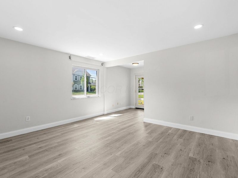 274-276 Myrtle Drive, Westerville, OH 43081 Photo 2