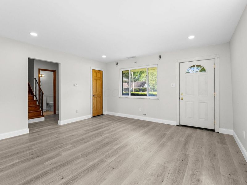 274-276 Myrtle Drive, Westerville, OH 43081 Photo 3