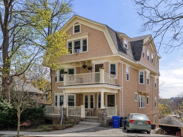 114 Lancaster Ter, Unit 2, Brookline, MA 02446