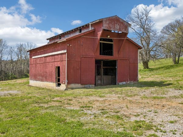 5497 Carters Creek Pike , Thompsons Station, TN 37179