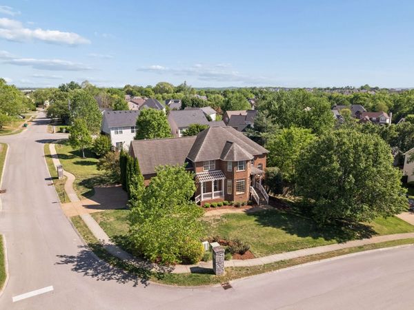 2001 Bairnsdale Drive , Thompsons Station, TN 37179