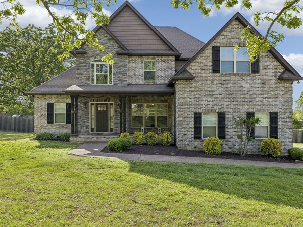 402 Lovers Ln, Lebanon, TN 37087