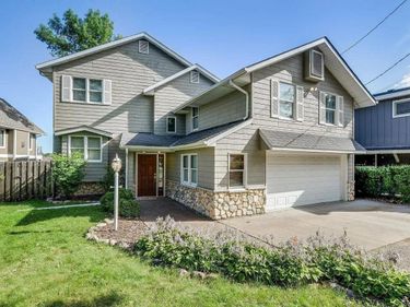 16926 Grays Bay Boulevard , Minnetonka, MN 55391