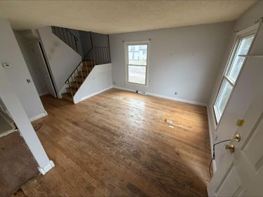 4980 Grenwich Trail N, Oakdale, MN 55128