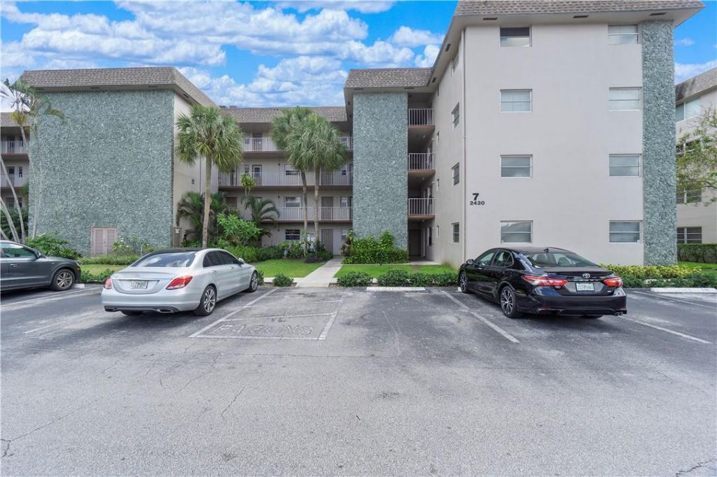 2430 SW 81st Avenue, Unit 305, Davie, FL 33324 Photo